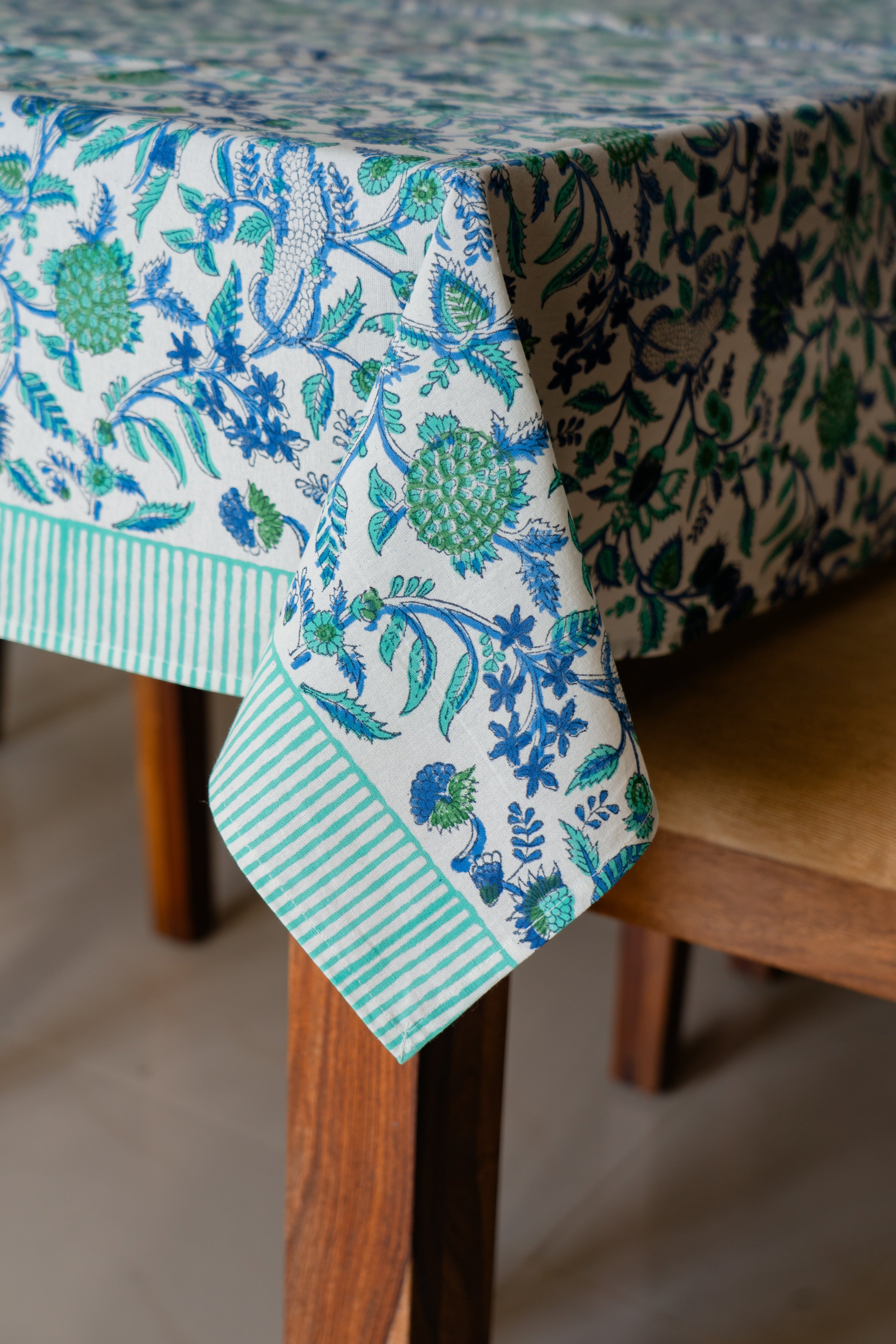 Sustainable Tablecloth Choices: Conscious Dining for the Eco-Minded Home