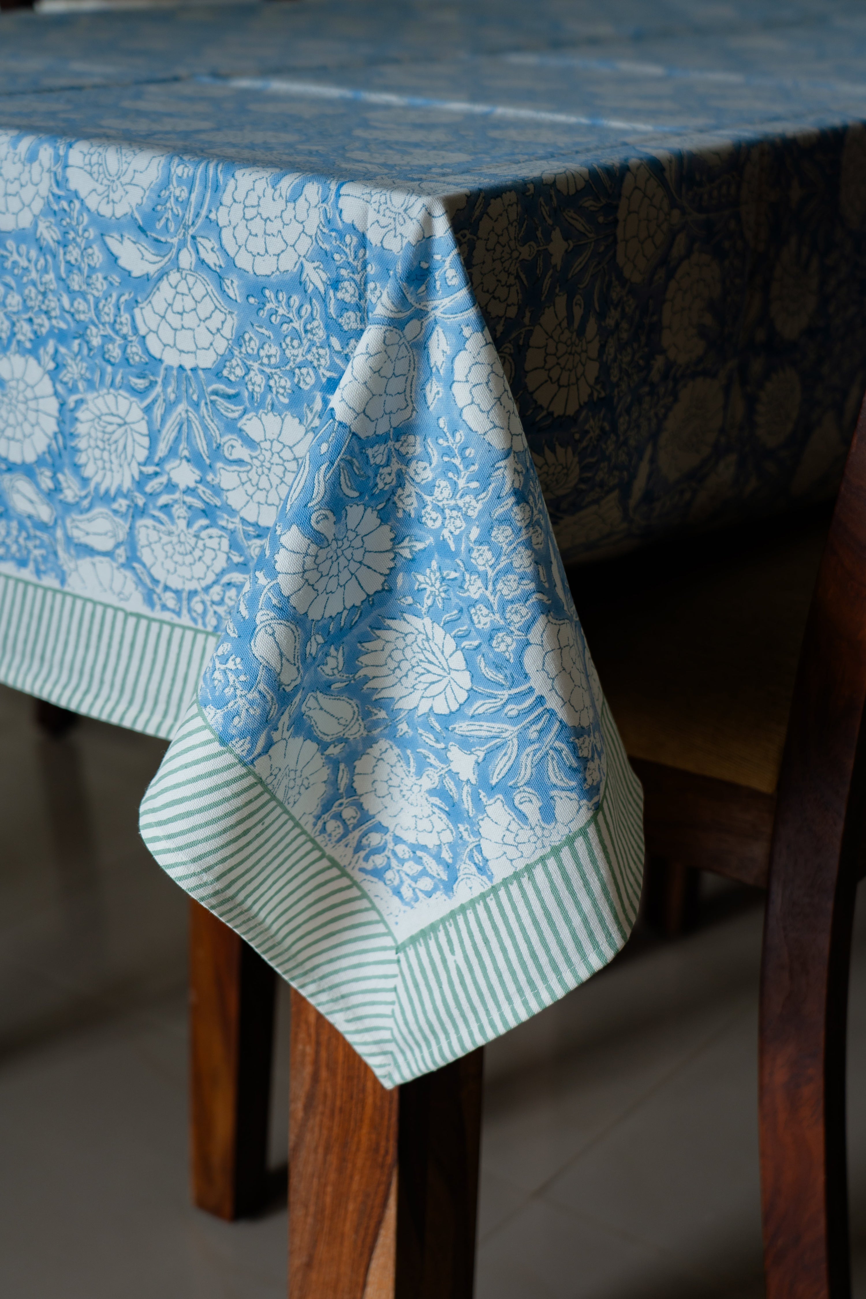 Textile Traditions: The Cultural Significance of Table Linens | Bear Teddy Home Decor