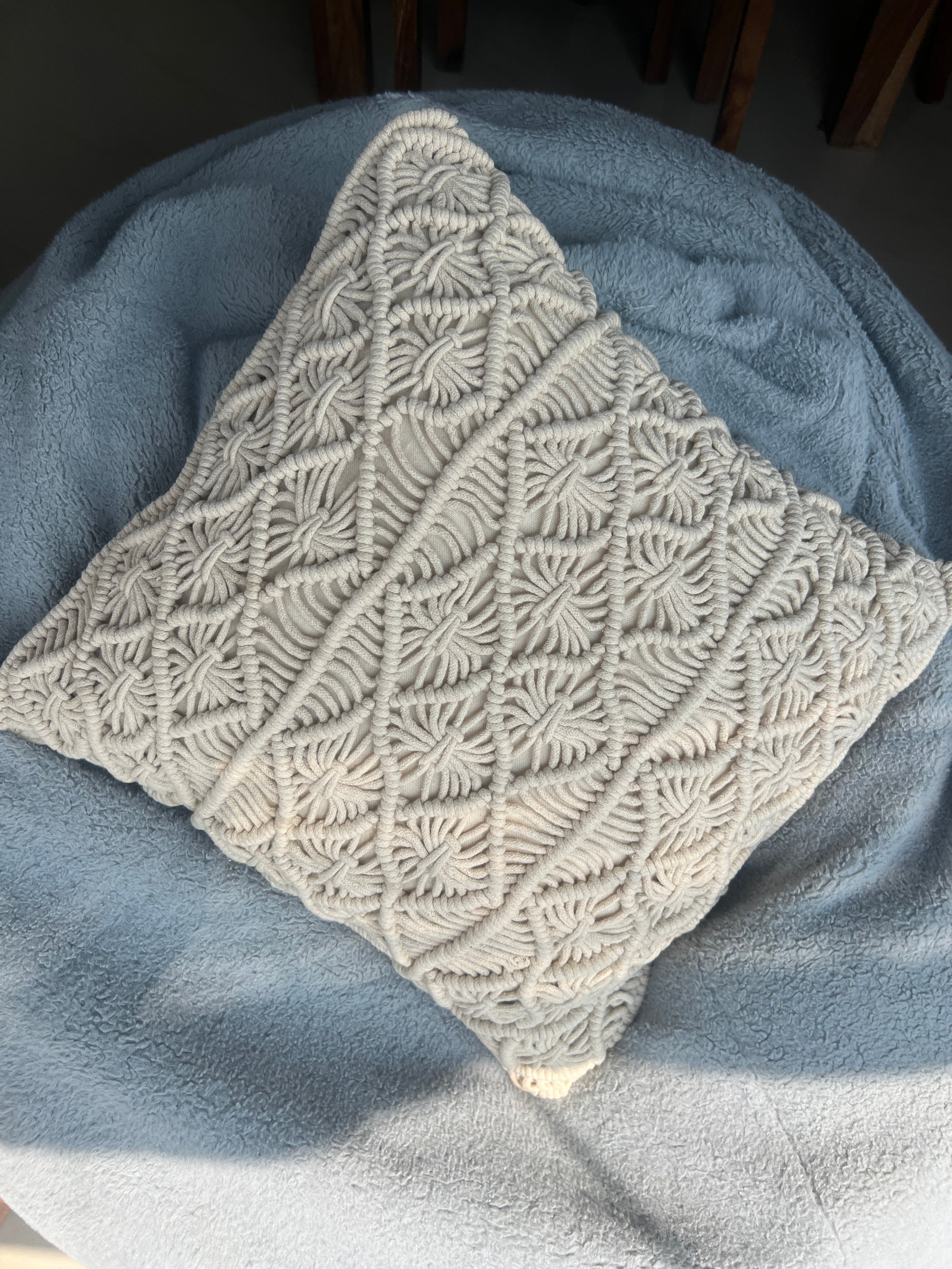 The Psychology of Cushion Cover Selection: Colors That Speak How Your Cushion Choices Shape Room Energy