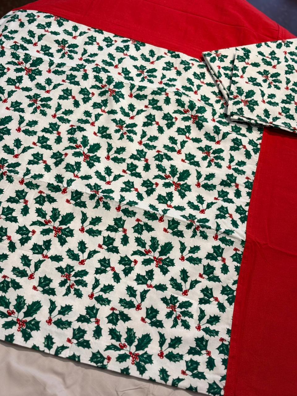 CHRISTMAS CHARM RED BORDER BEDSHEET