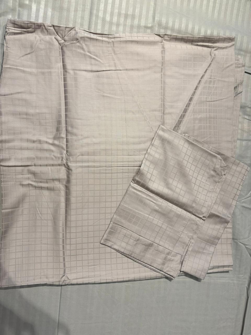 Elegant Beige Checkered King‑Size Bedsheet