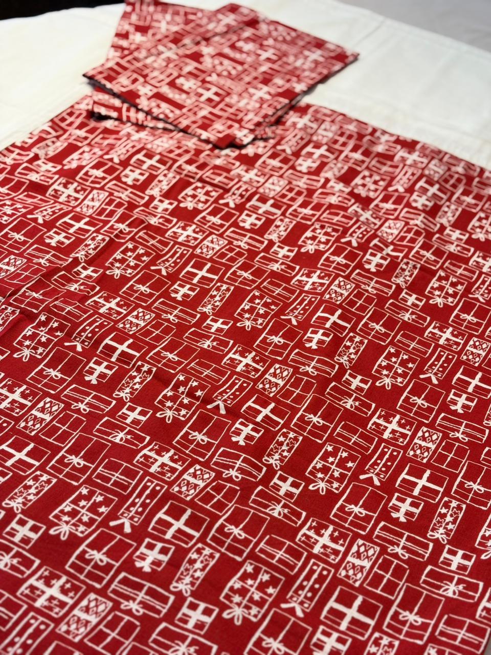 RED GIFT BOX PATTERN BORDER BEDSHEET