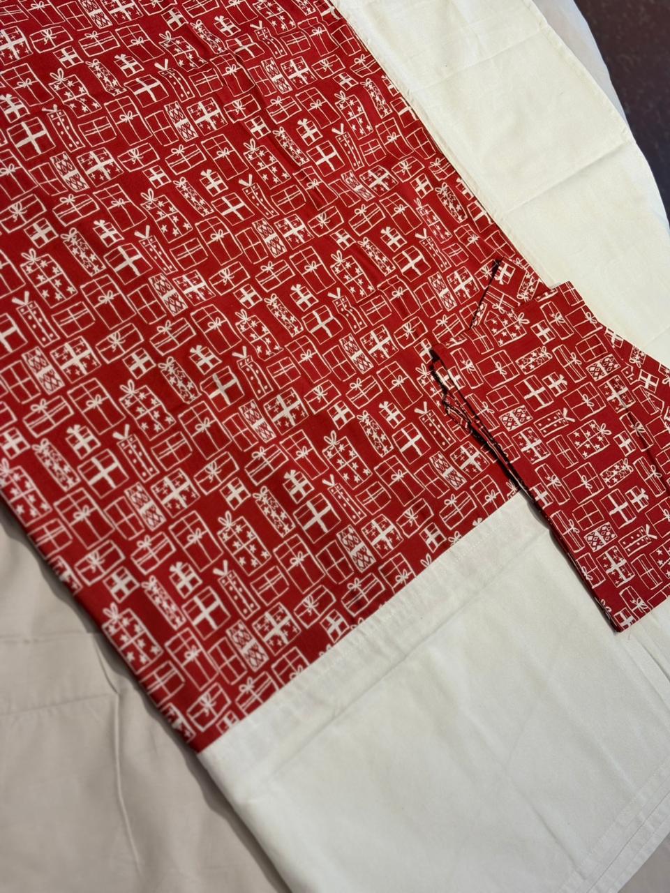 RED GIFT BOX PATTERN BORDER BEDSHEET