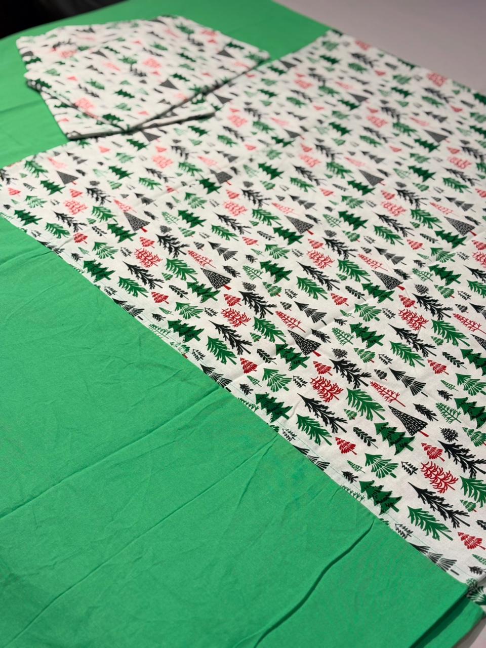 WHITE CHRISTMAS TREE PATTERN BORDER BEDSHEET