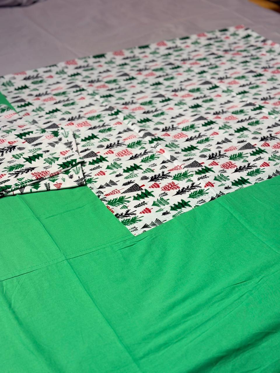 WHITE CHRISTMAS TREE PATTERN BORDER BEDSHEET