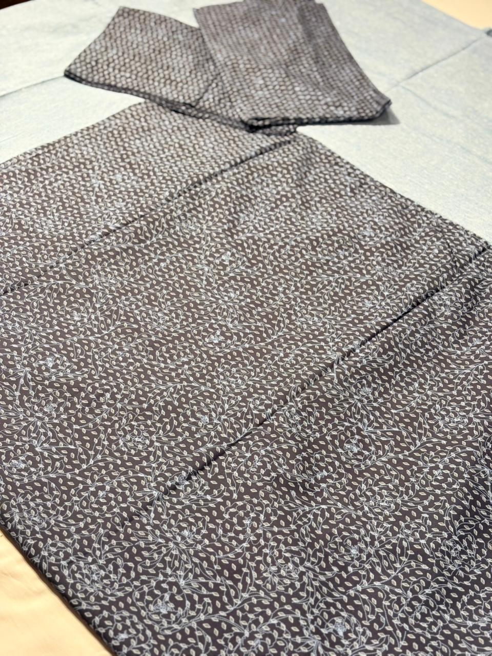 SMALL BLUE FLORAL AND LEAF PATTERN BORDER BEDSHEET