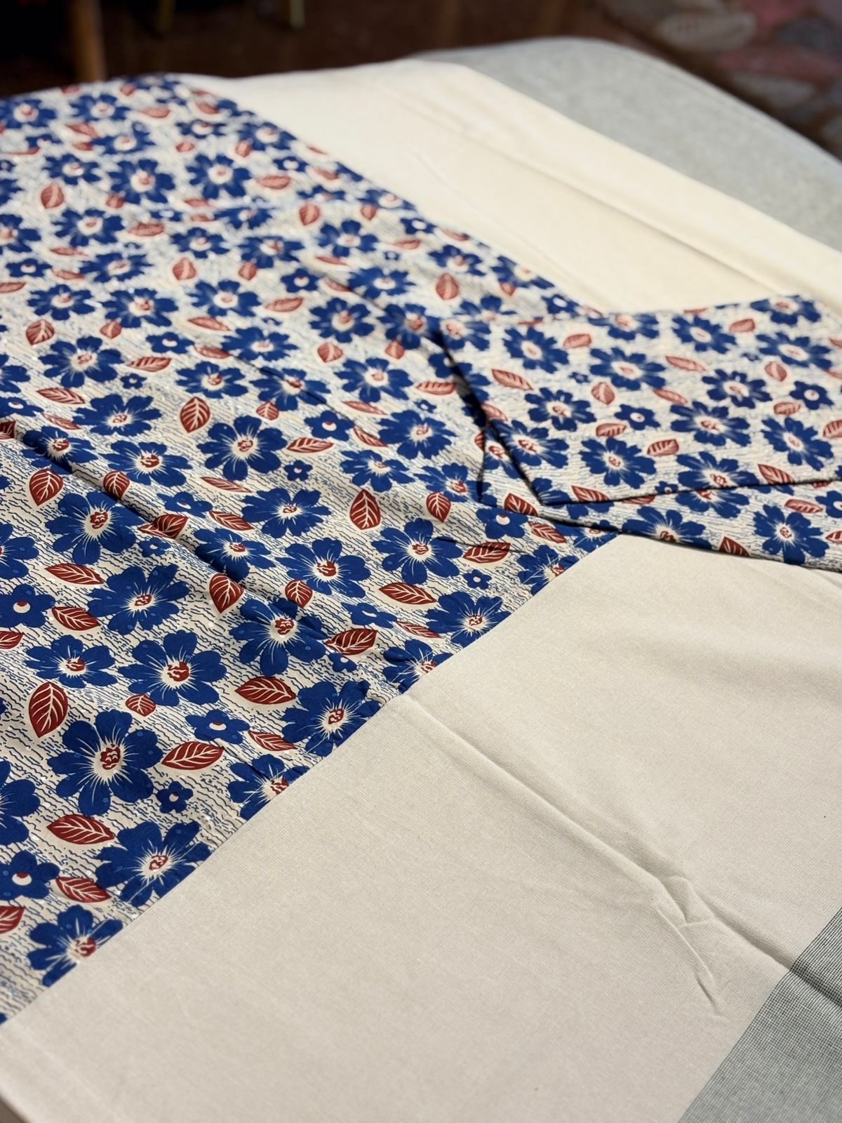 ELEGANT BLUE FLORAL BORDER BEDSHEET