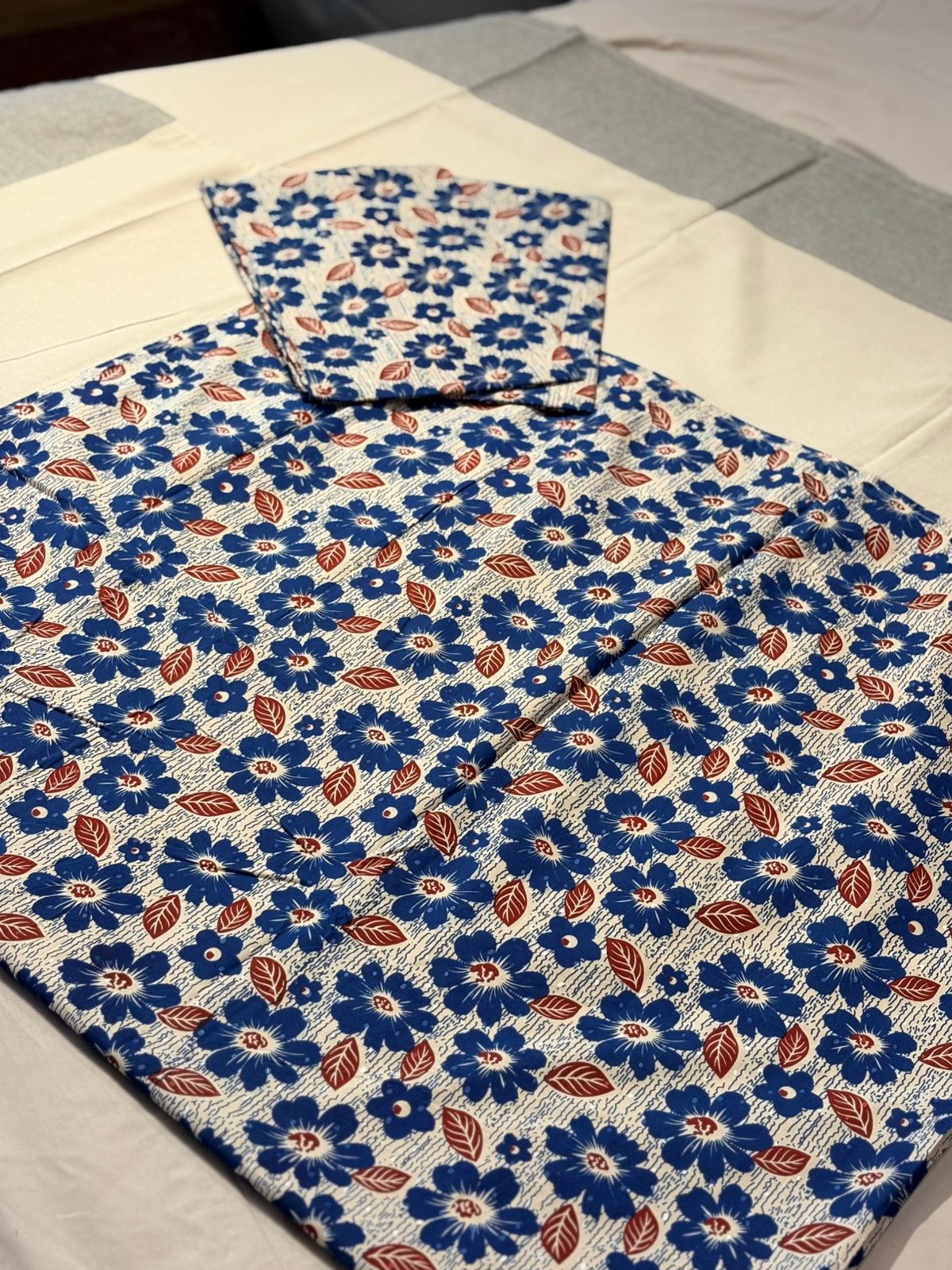ELEGANT BLUE FLORAL BORDER BEDSHEET