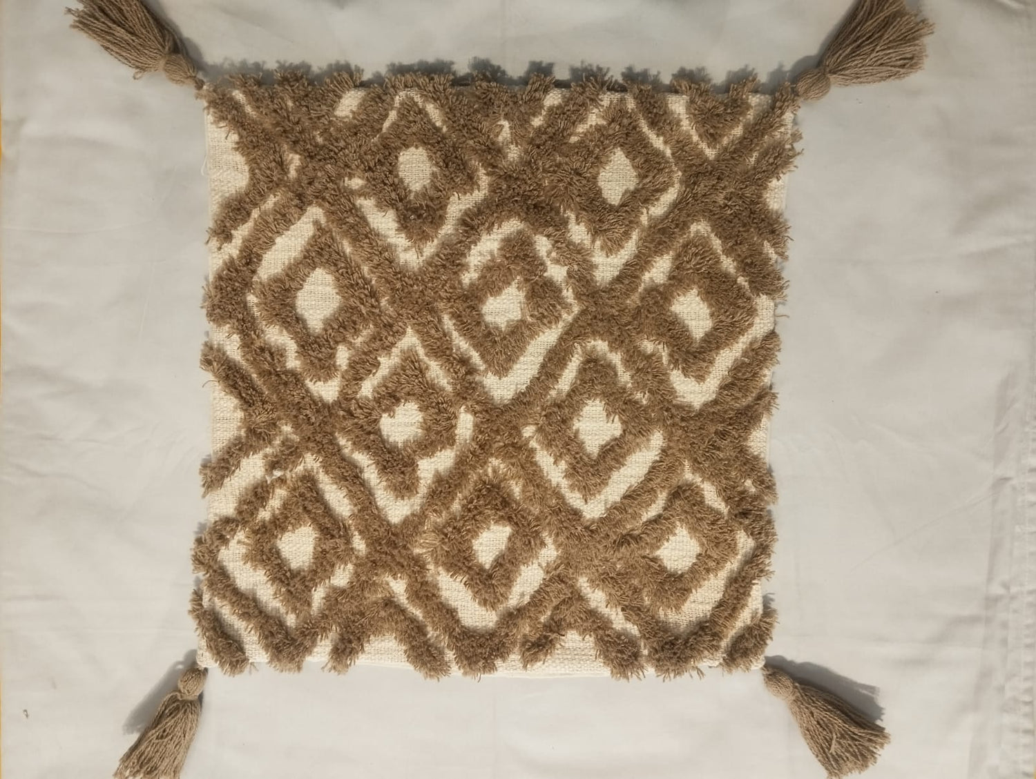 BOHO LATTICE TUFTED CUSHION COVER WITH TASSELS