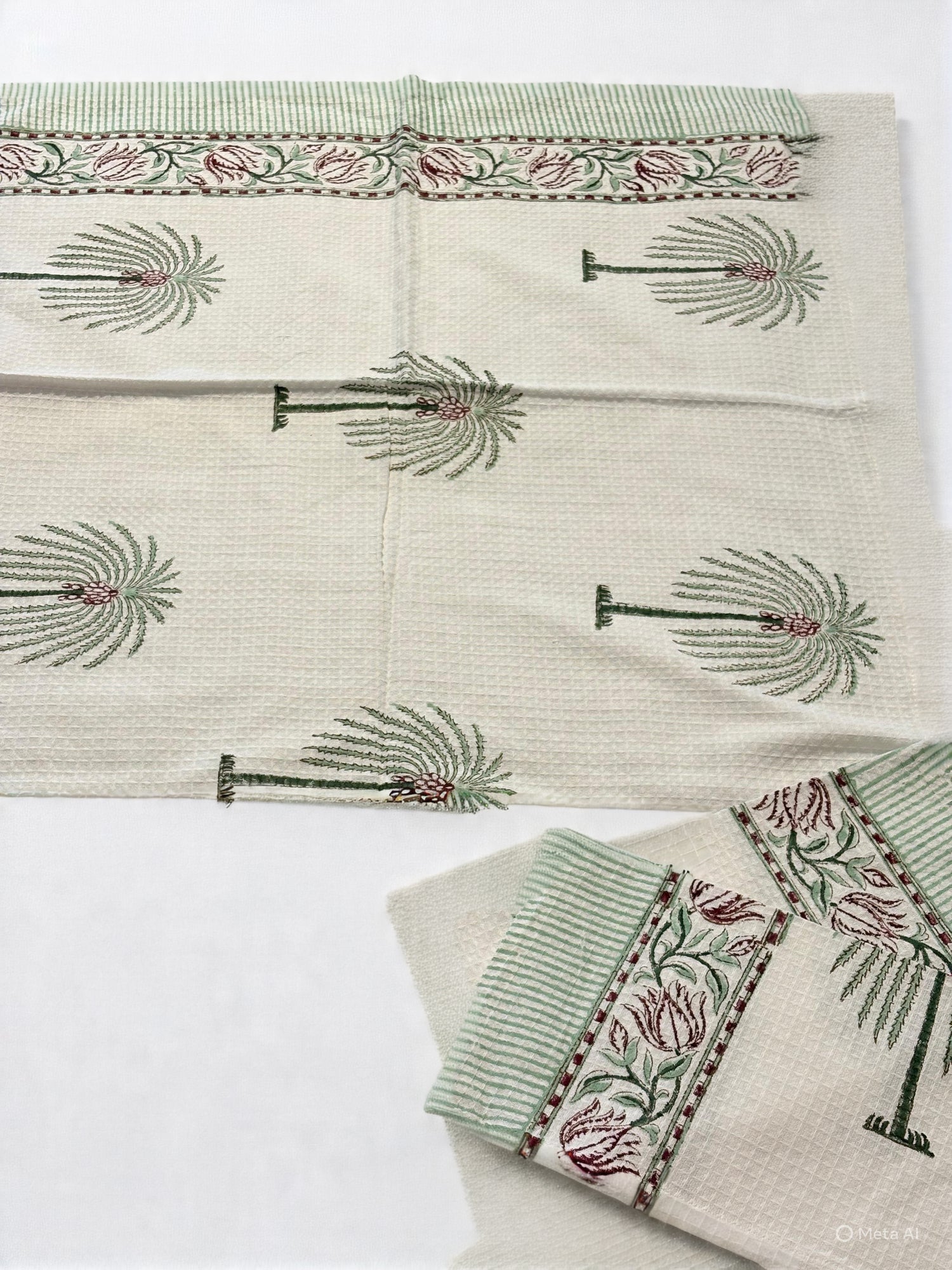 Palm‑Floral Elegant Napkin Set