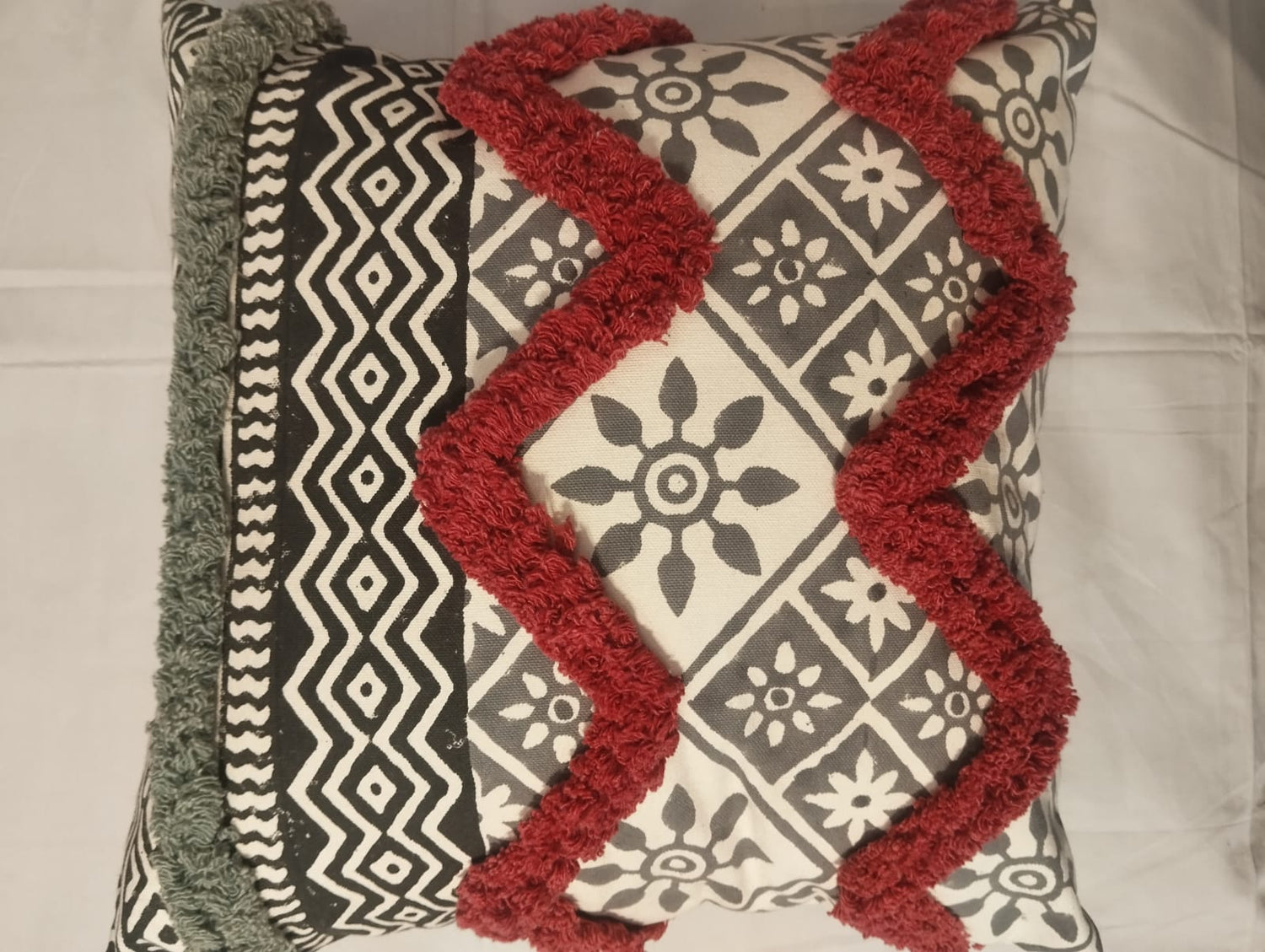 GREY WHITE GEOMETRIC & FLORAL CUSHION COVER