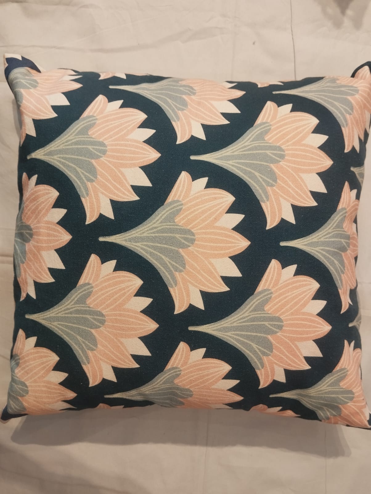 Peachy‑Blush Floral Wave Cushion Cover