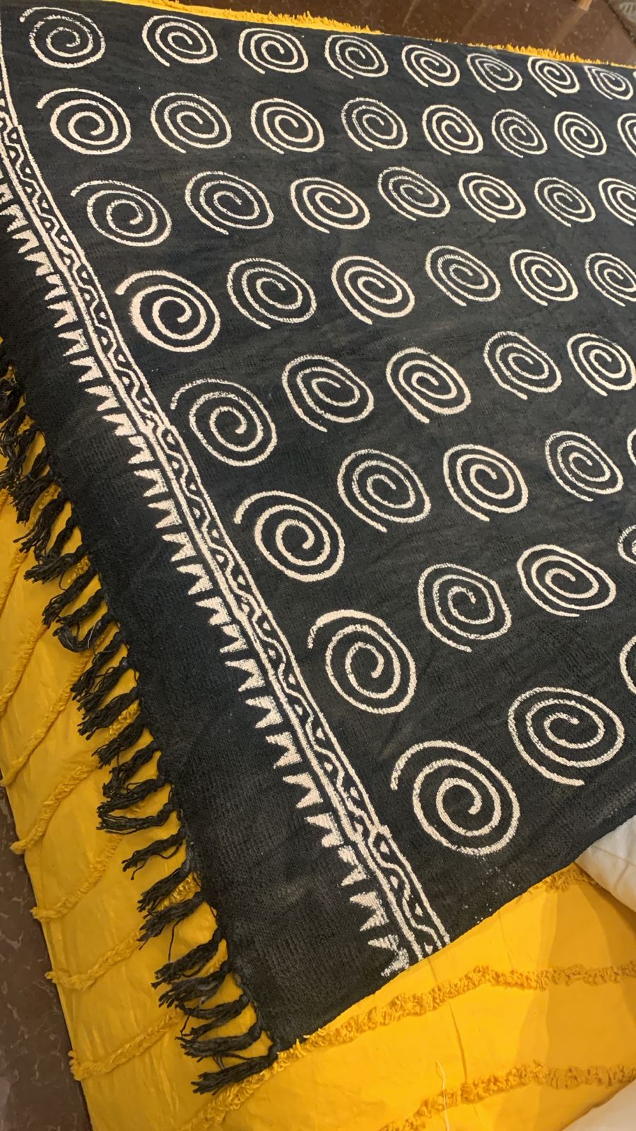 MONOCHROME TRIBAL TASSEL THROW