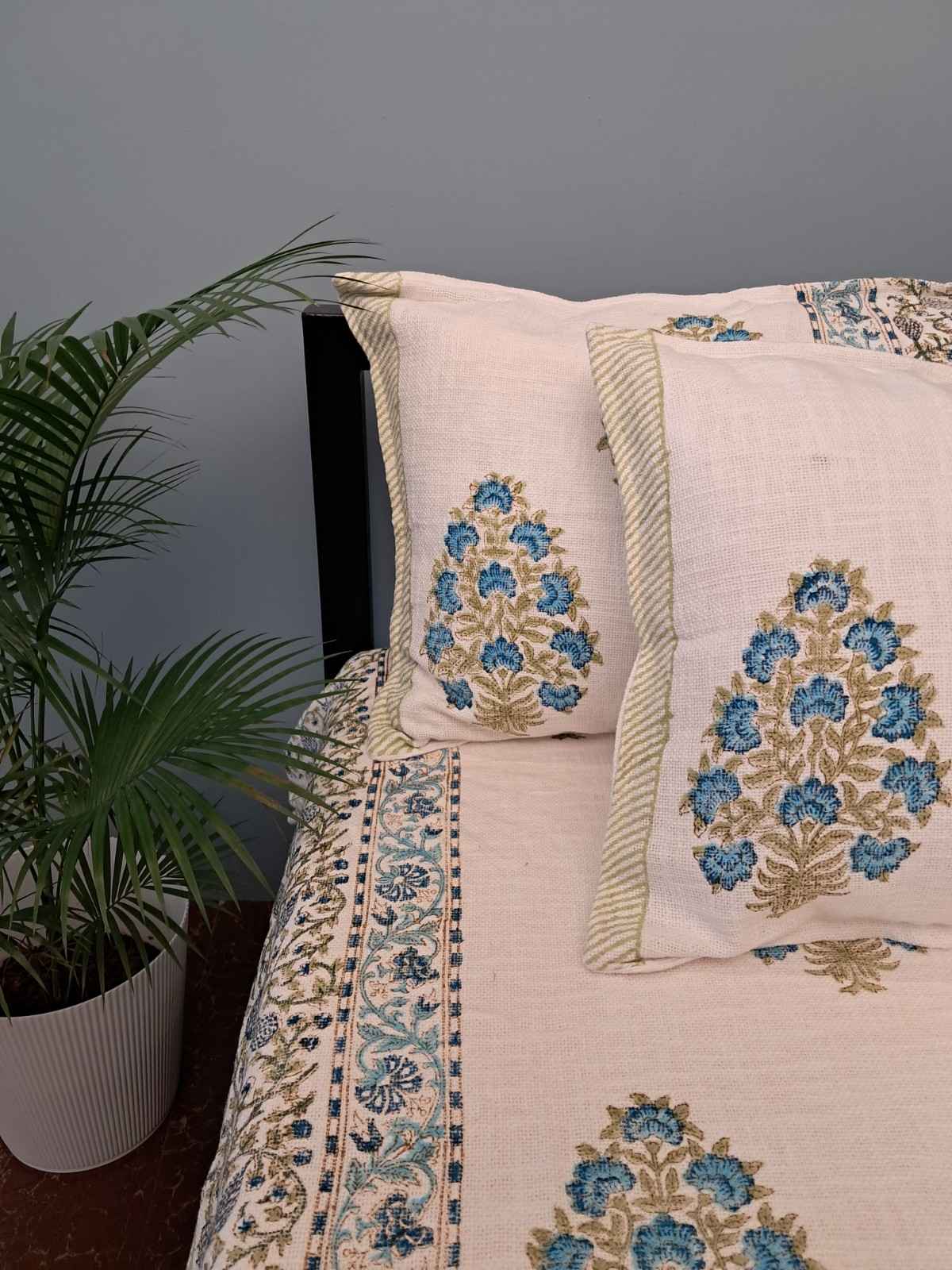 Sapphire Blossom Artisan Jute Bedcover – Elegance Woven in Nature’s Beauty