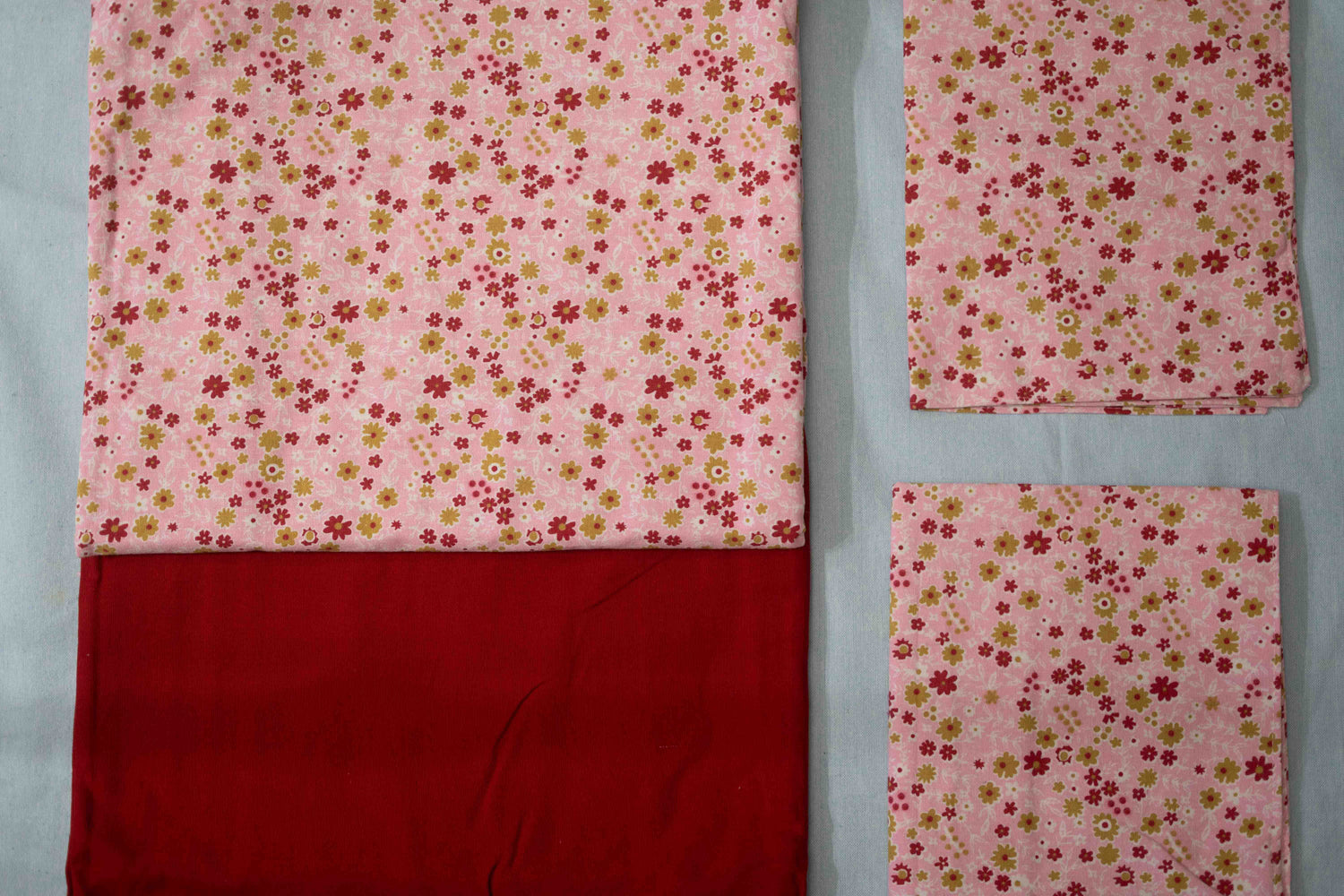 dot-rose-print-border-bedsheet