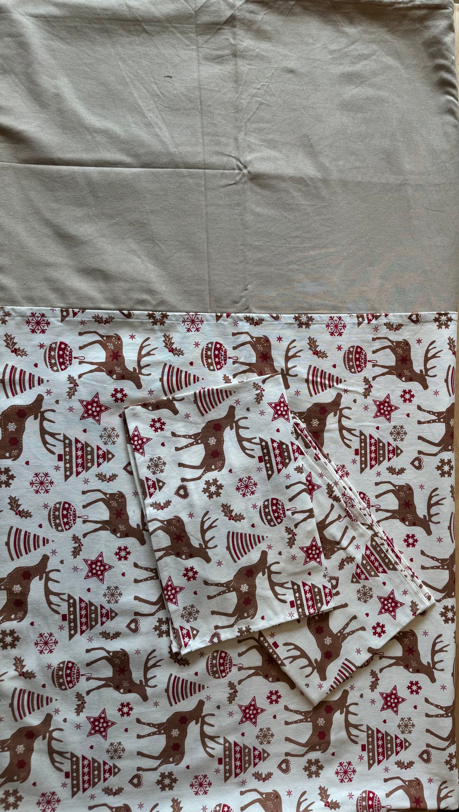 Alpine Reindeer King Size Border Bed Sheet Set