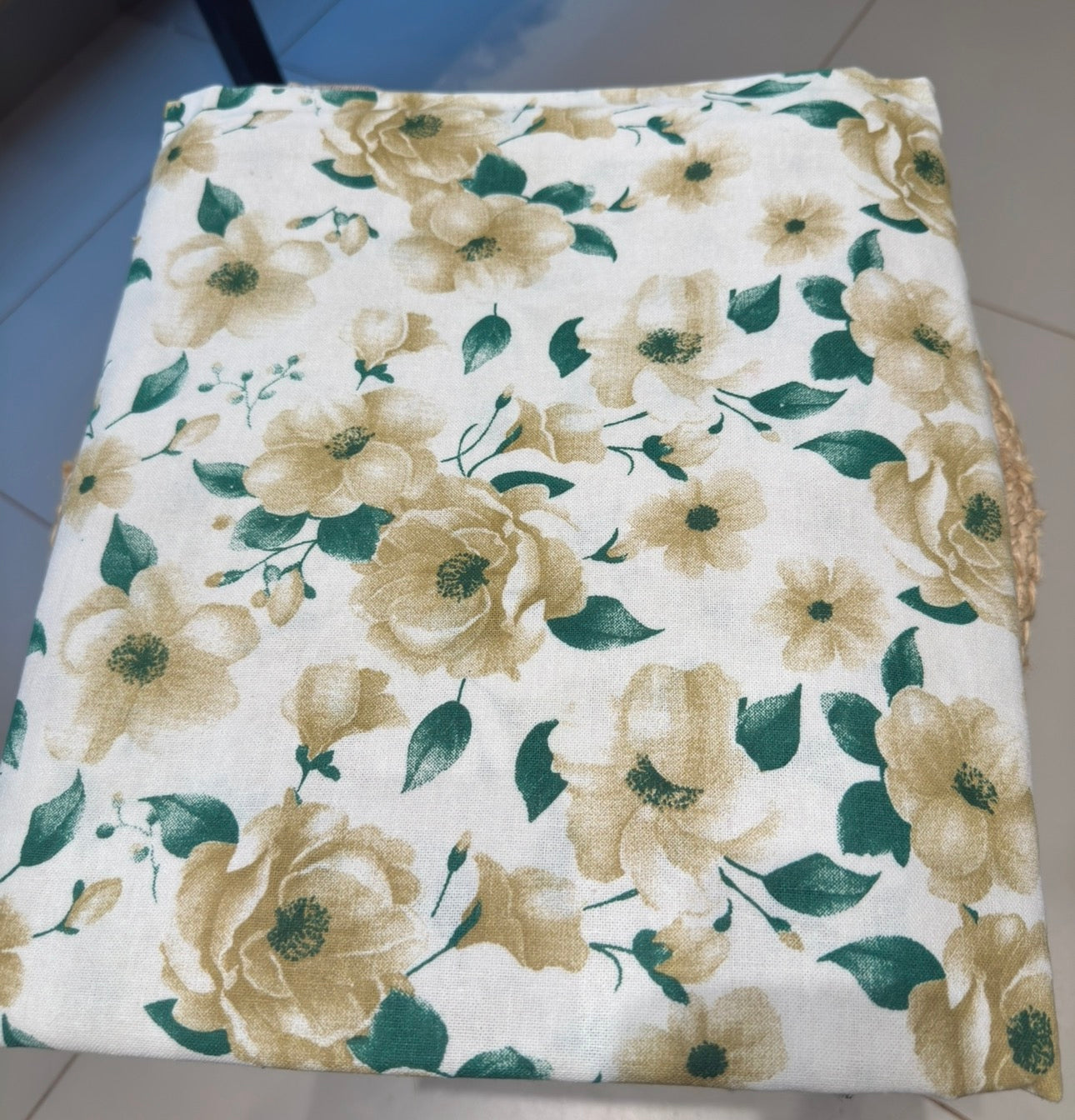Ivory Bloom Elegance – King Size Border Bedsheet Set