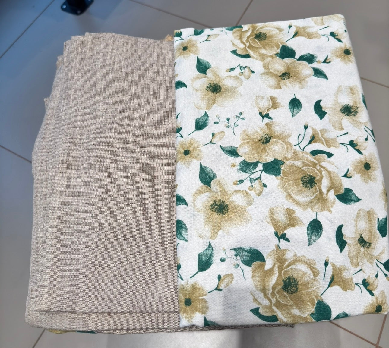 Ivory Bloom Elegance – King Size Border Bedsheet Set