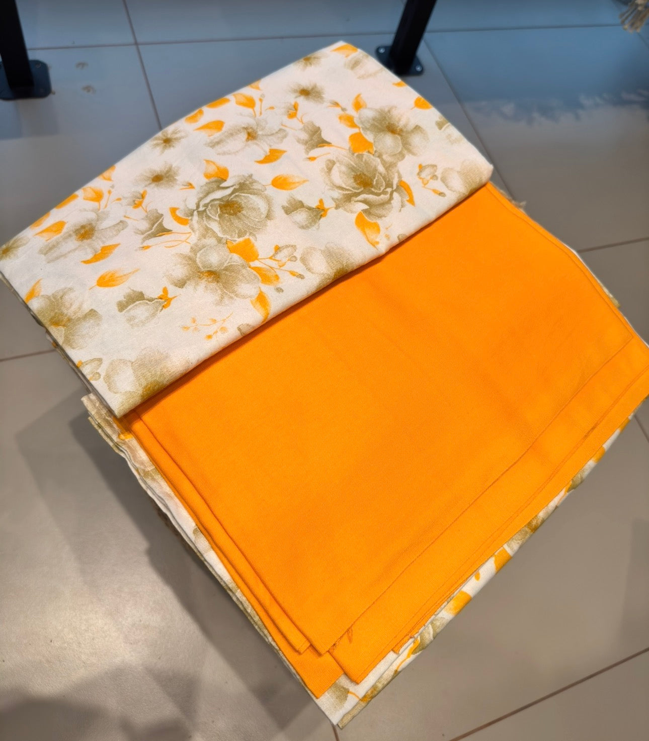 Golden Marigold Bloom – Queen Size Border Bedsheet Set
