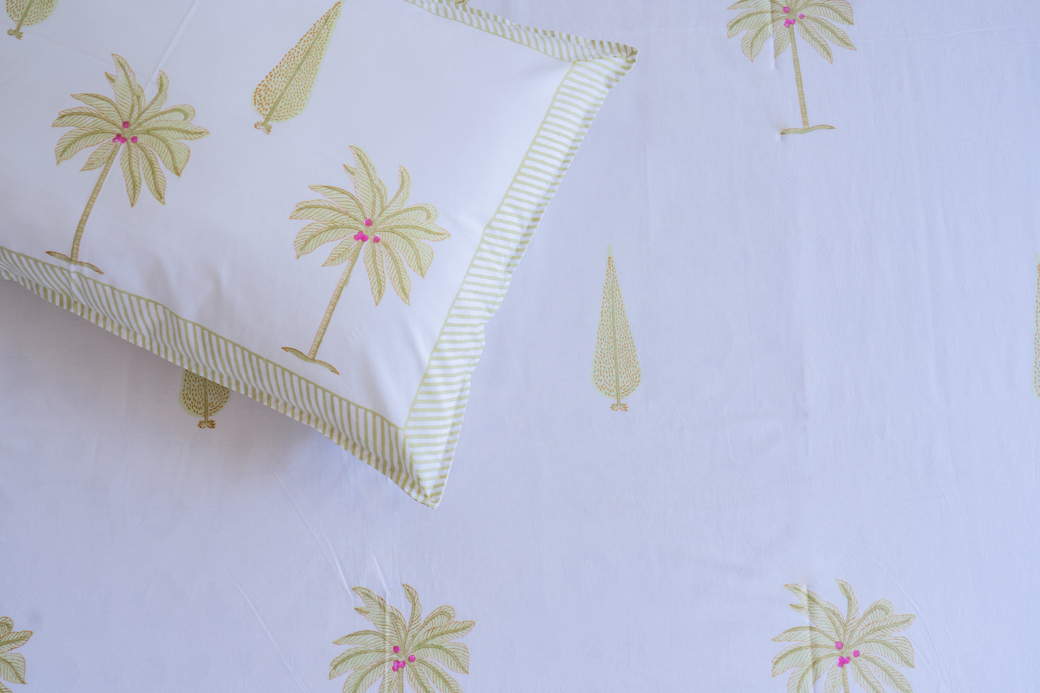 Whispering Gardens Handblock Bedsheet – Timeless Artistry Inspired by Nature's Serenity