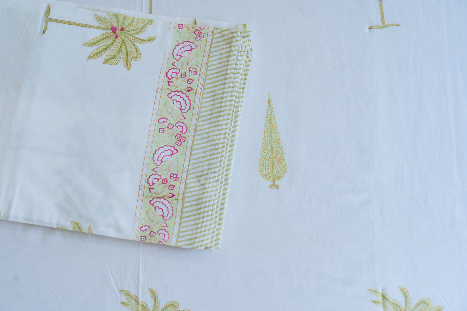 Whispering Gardens Handblock Bedsheet – Timeless Artistry Inspired by Nature's Serenity