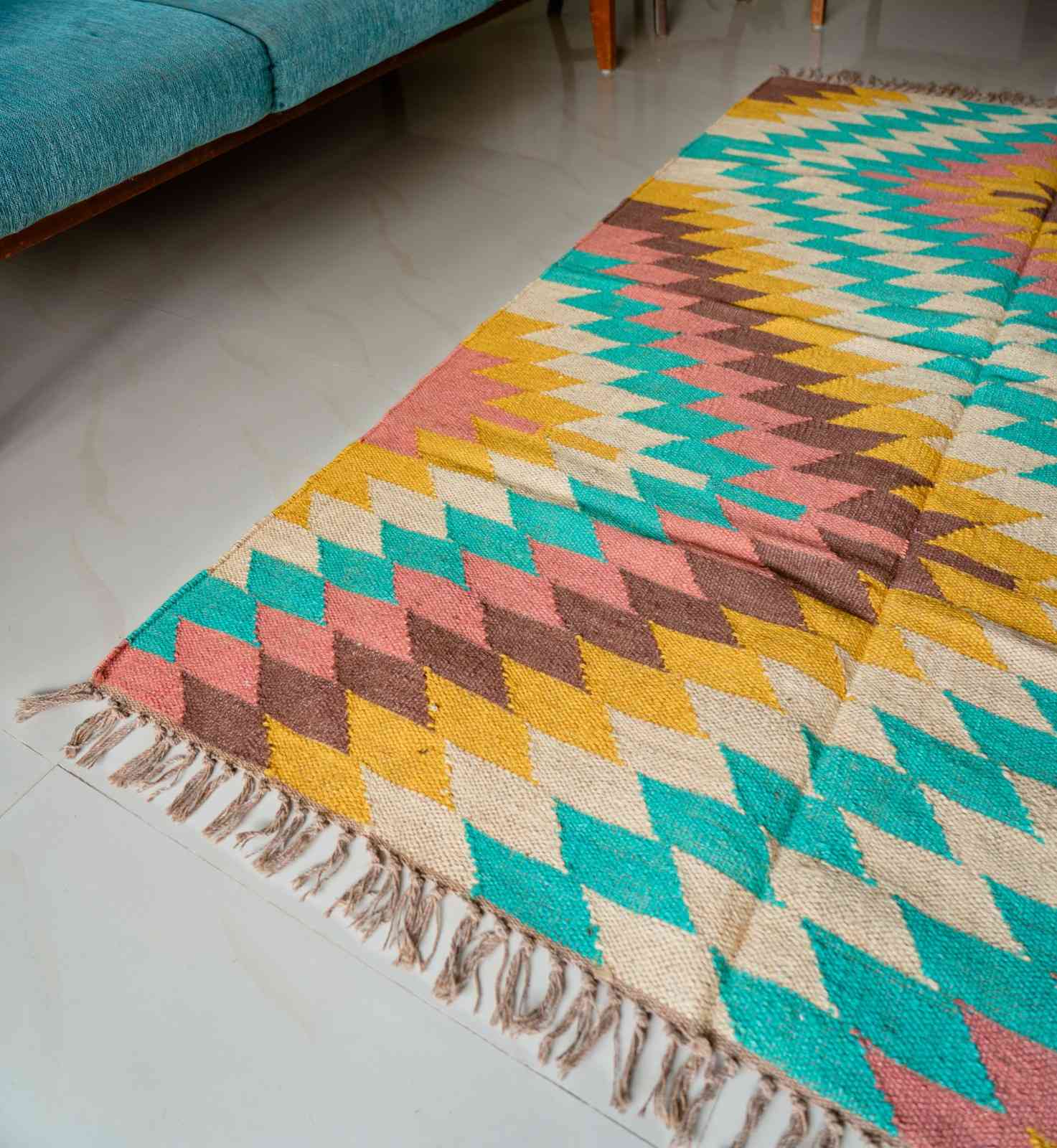 coastal-chevron-kilim-rug-breezy-elegance-with-timeless-chevron-design-64-size