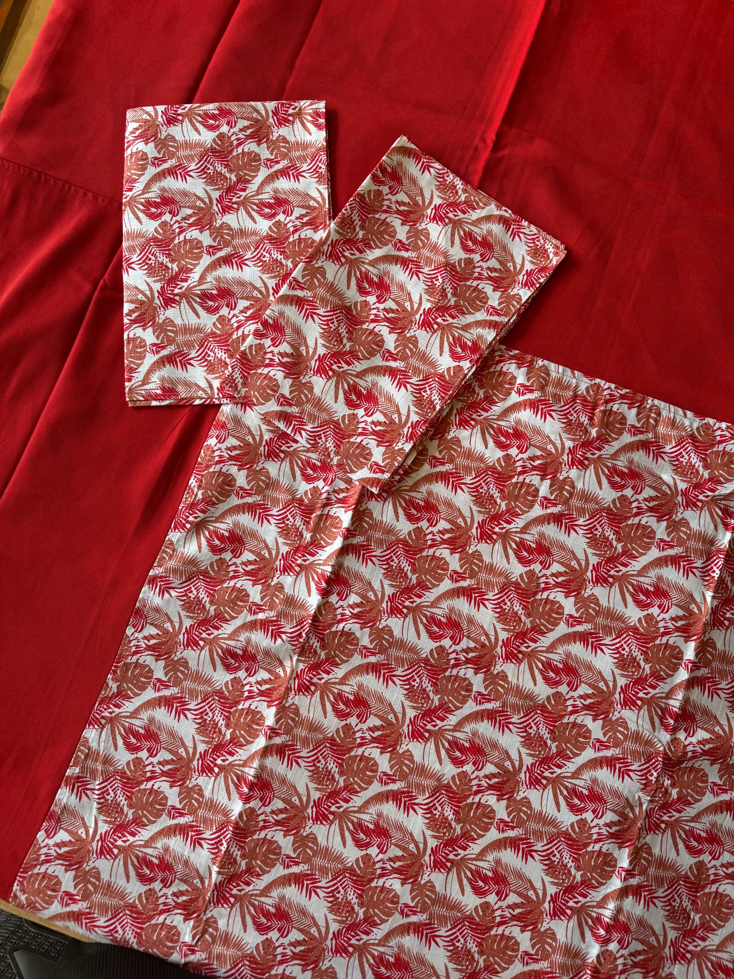 Crimson Fern Border Bed Sheet Set