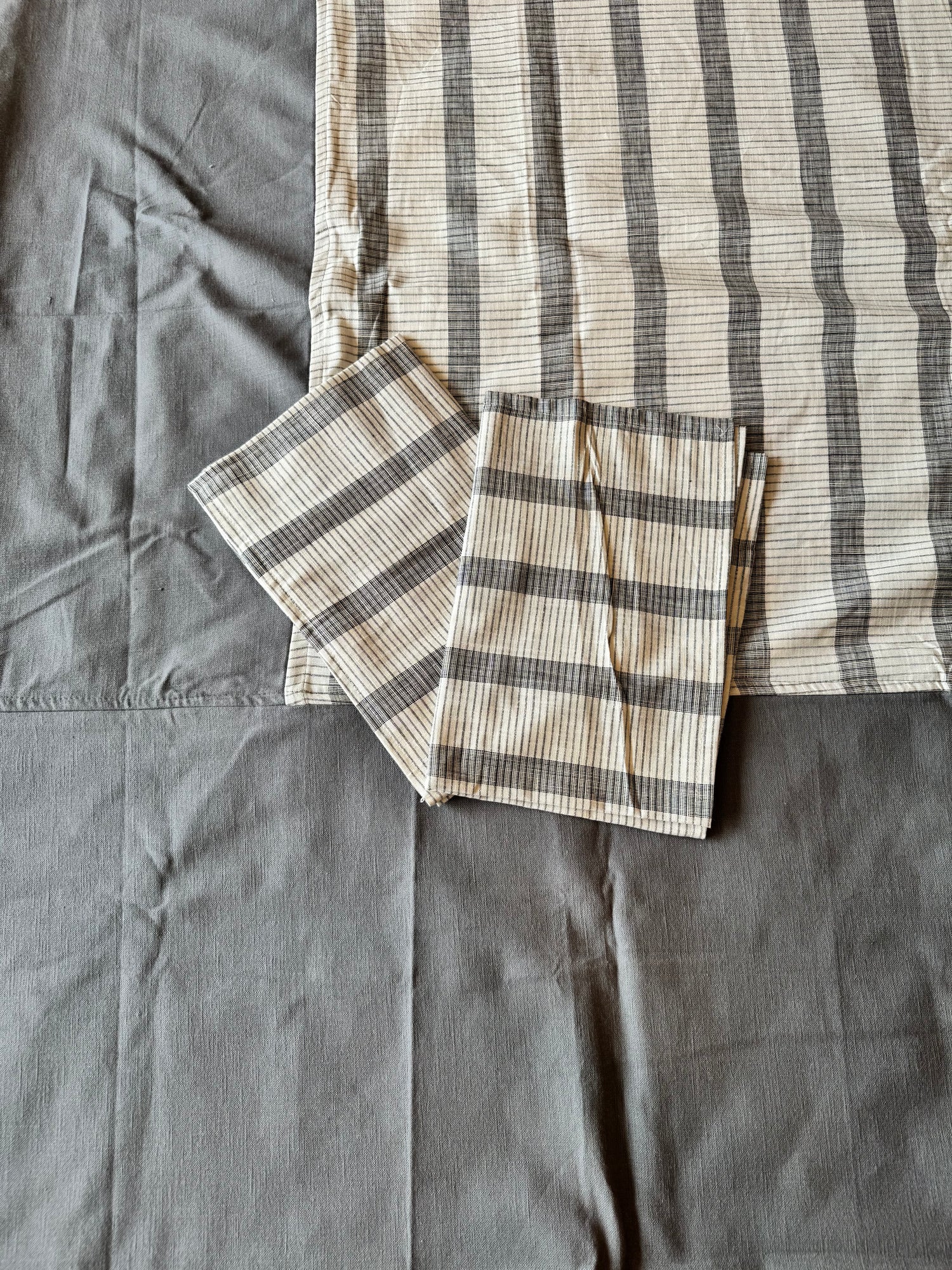 Slate Geo-Stripe Border Bed Sheet Set