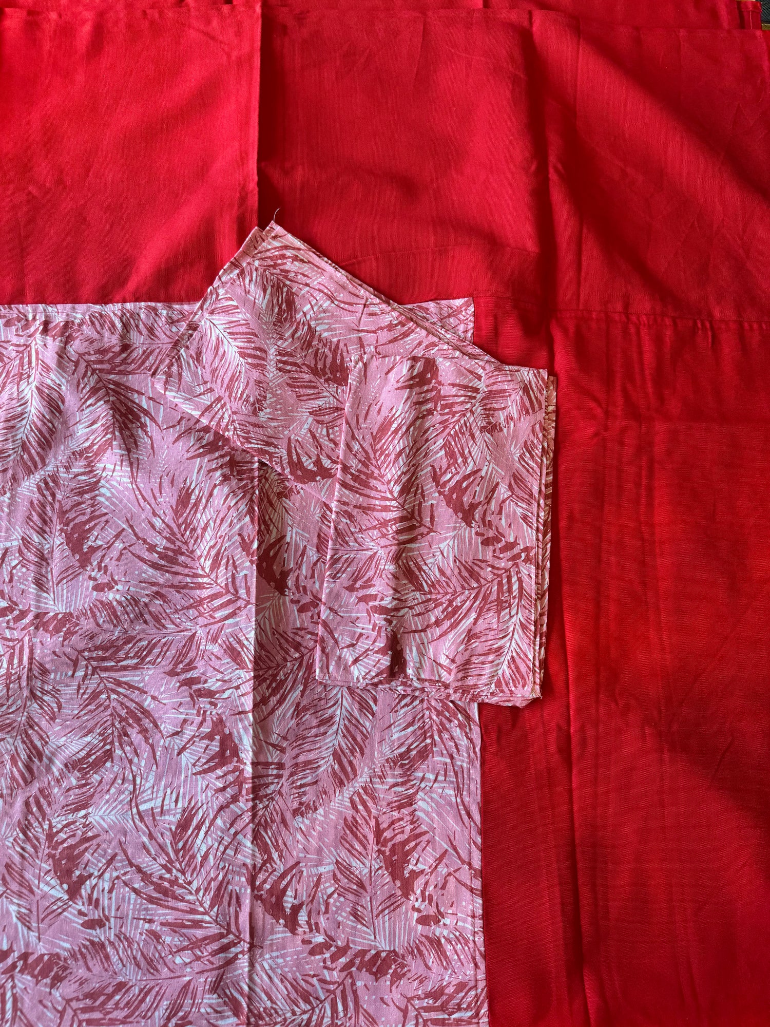 Scarlet Palm Border Bed Sheet  Set