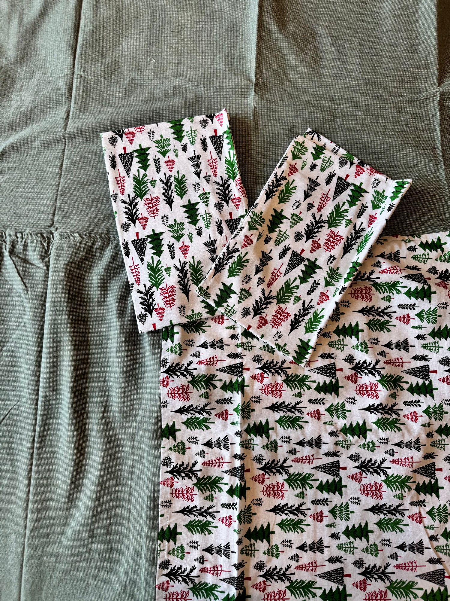Arctic Pine Border Bed Sheet Set