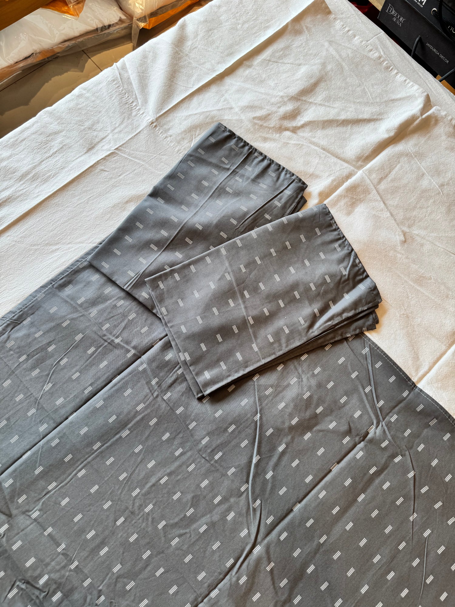 Rustic Micro-Check Border Bed Sheet Set