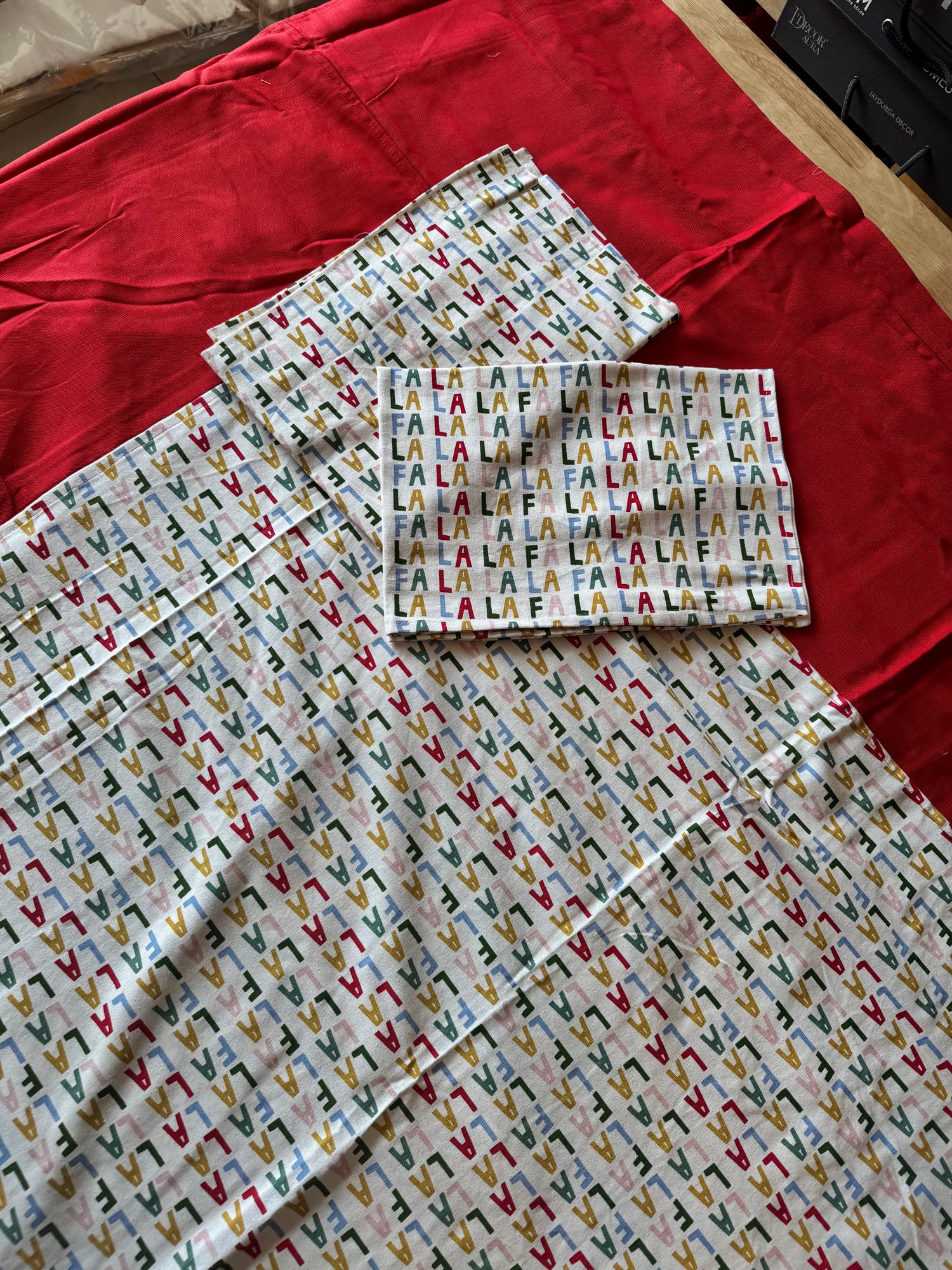 Crimson Holiday "Fa-La-La" Border Bedspread Set