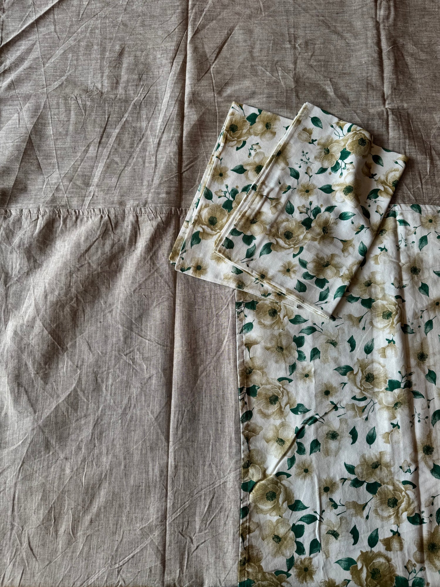Moss & Marigold Floral Border Bedspread Set