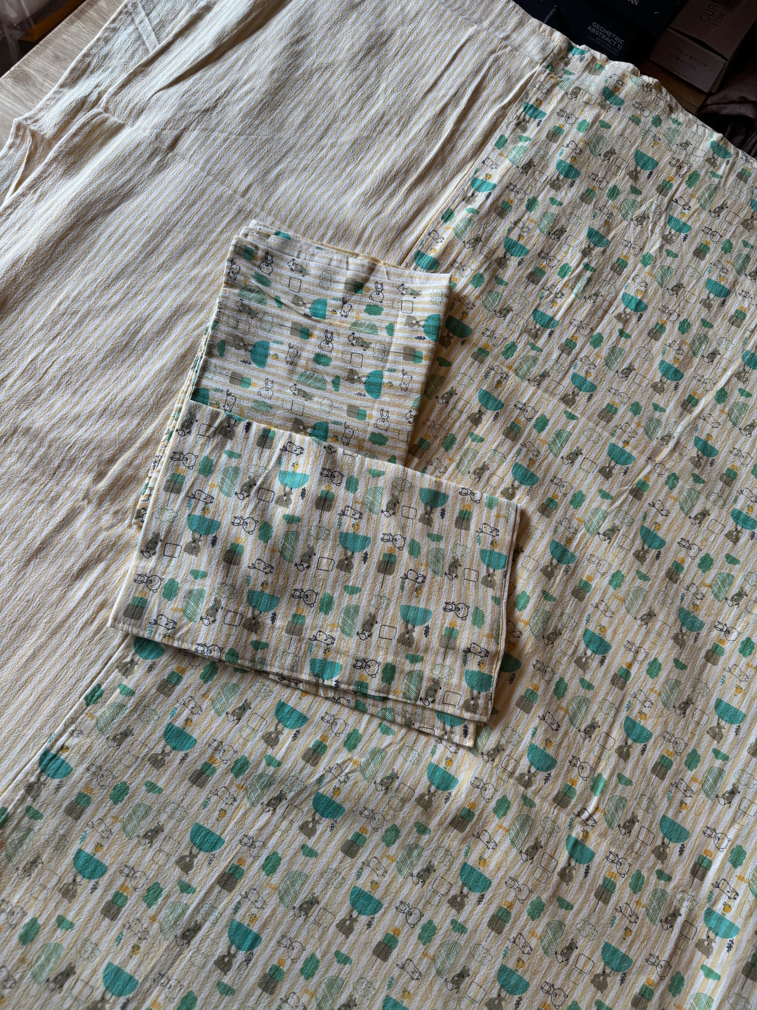 Sage & Citrus Meadow Border Bedspread Set