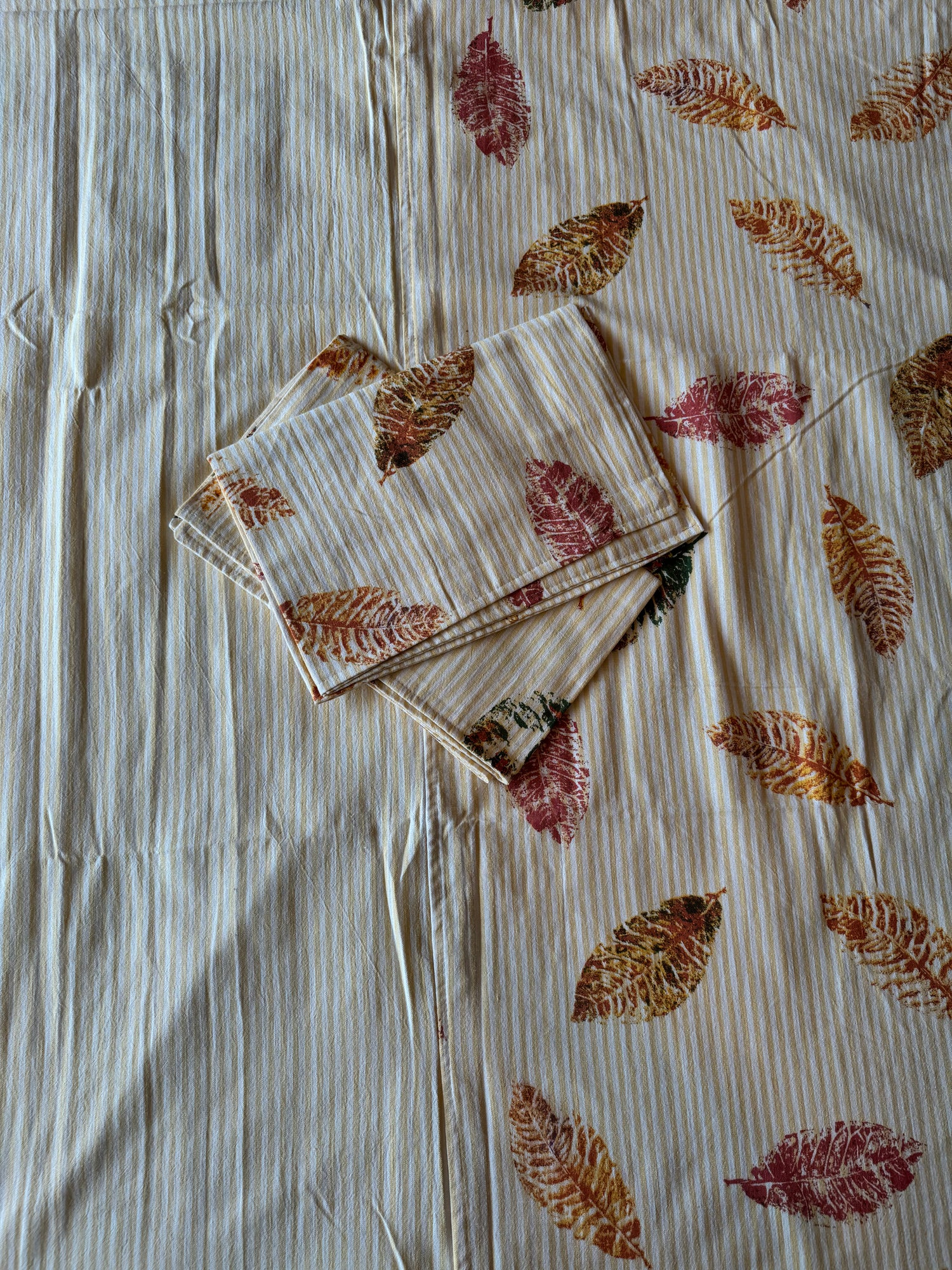 Harvest Amber Leaf Border Bedspread Set