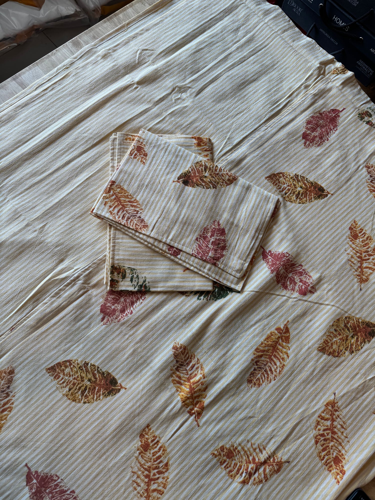 Harvest Amber Leaf Border Bedspread Set
