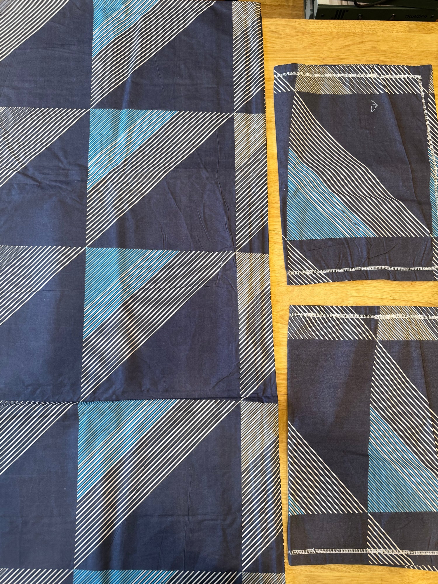 Midnight Prism Oliver Super King Size Bedsheet