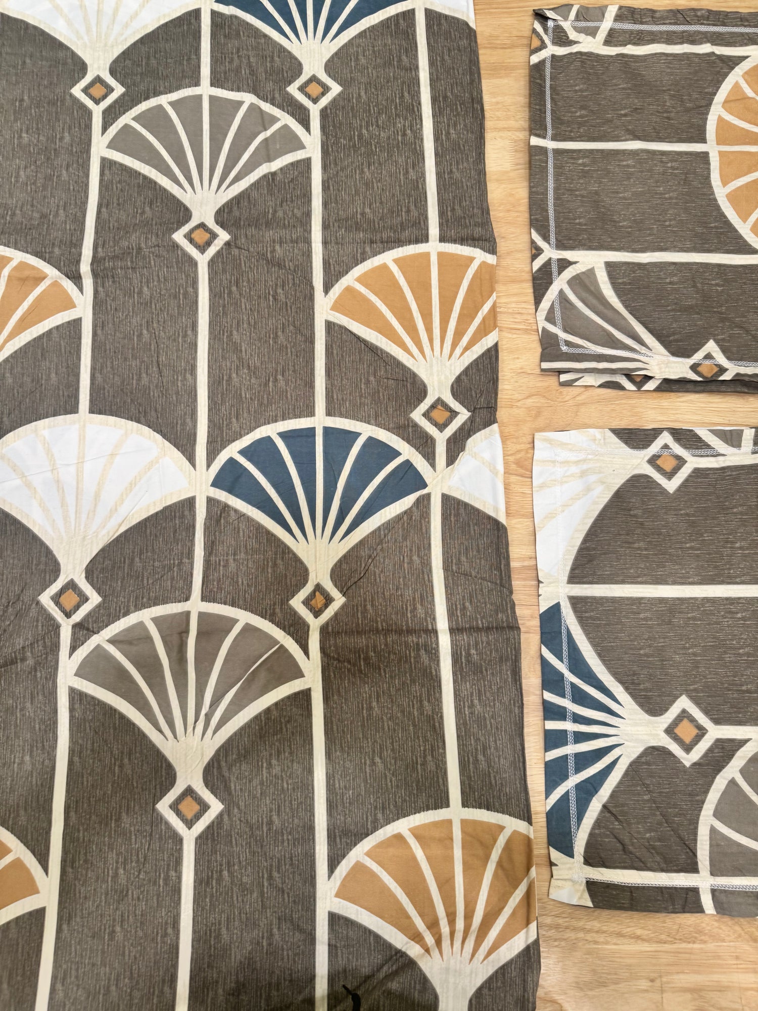 Oliver King Size Bedsheet: Art Deco Fan