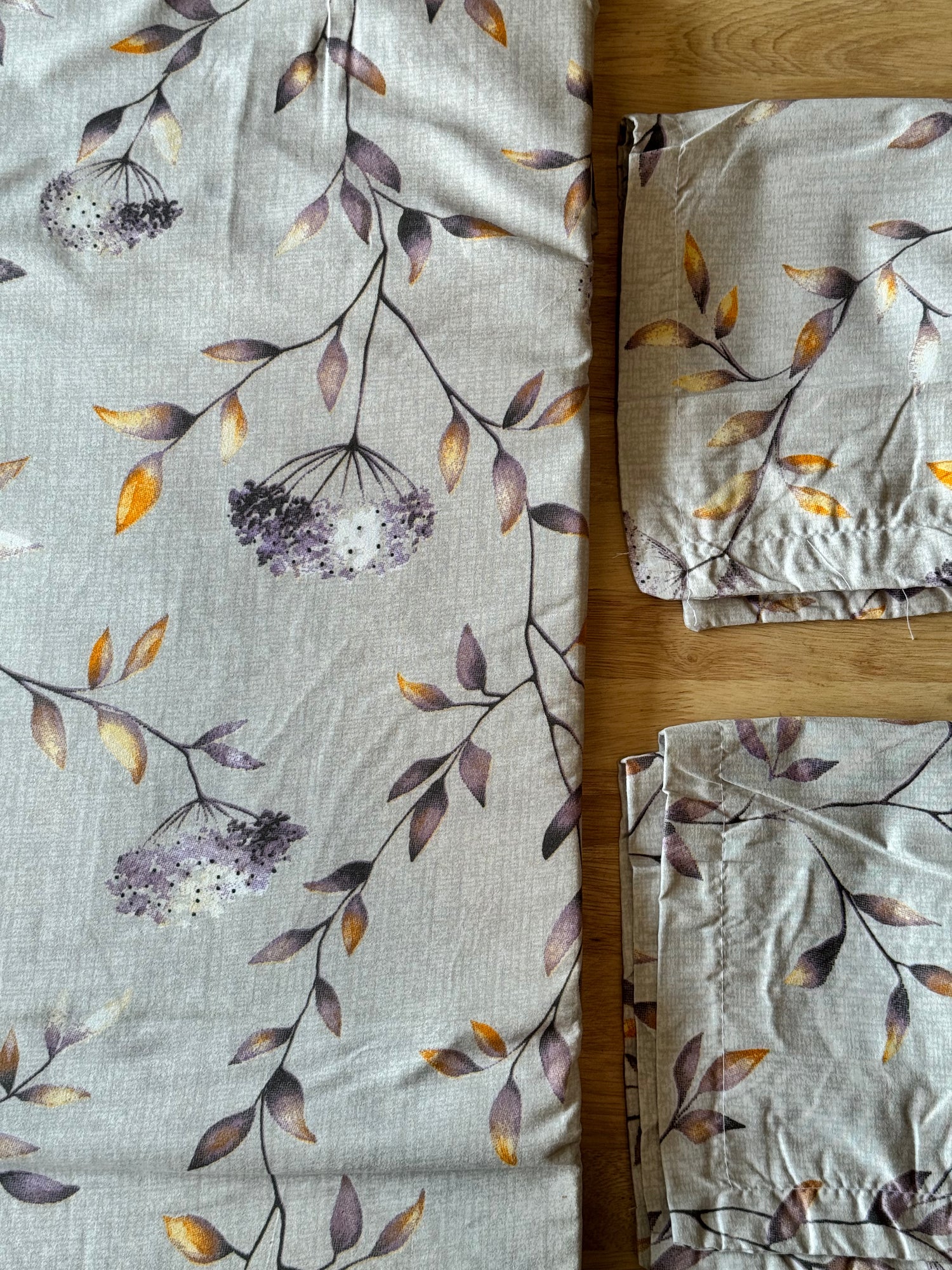 Autumn Vine Marvel King Size Bedsheet Set – Charcoal & Amber
