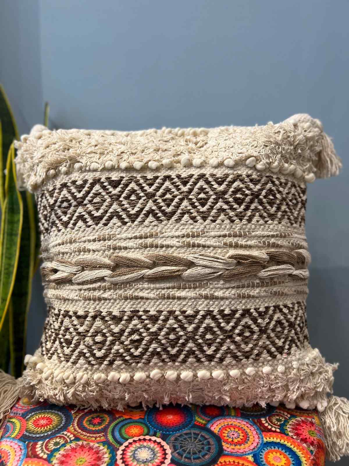 🕌 Sahara Weave Cushion Cover – Timeless Craftsmanship Meets Modern Elegance 🌾