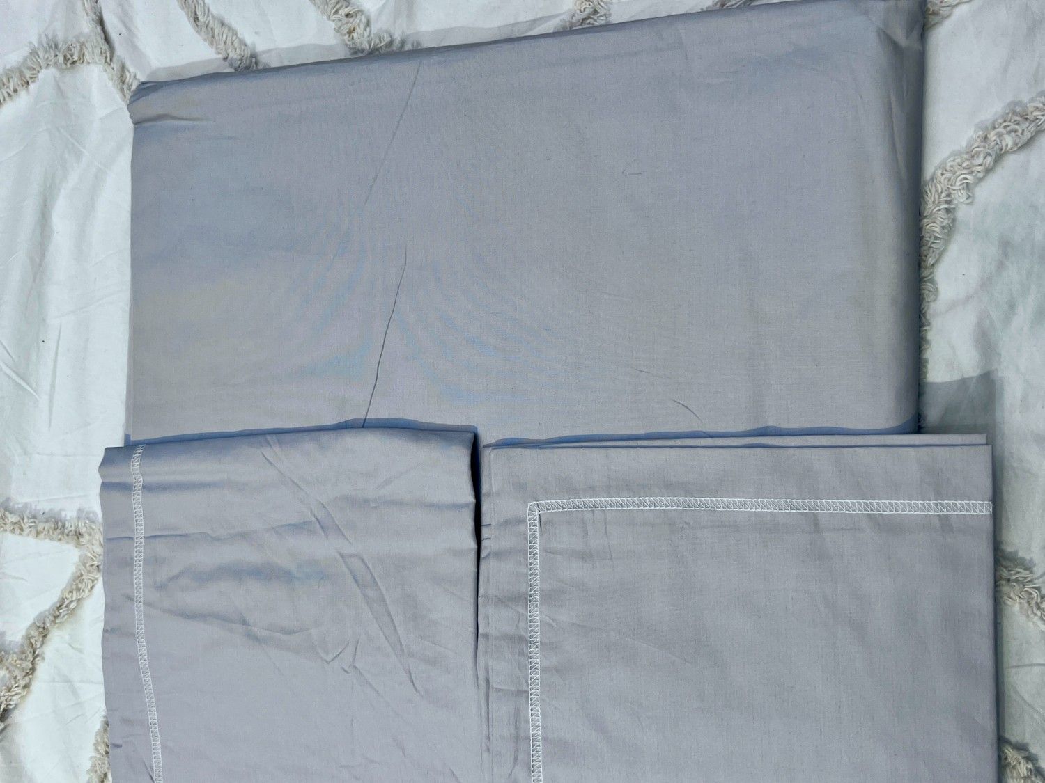Misty Eucalyptus Pastel Bedsheet – Refreshing Calm Meets Contemporary Elegance